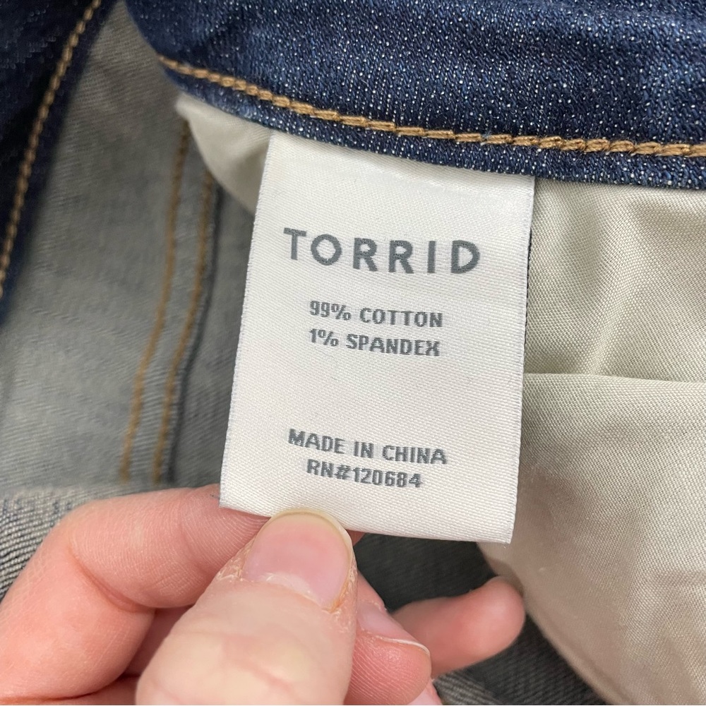 Torrid Girlfriend Medium Wash High Rise Cropped Tapered Leg Slim Fit Blue 20 - Picture 13 of 16